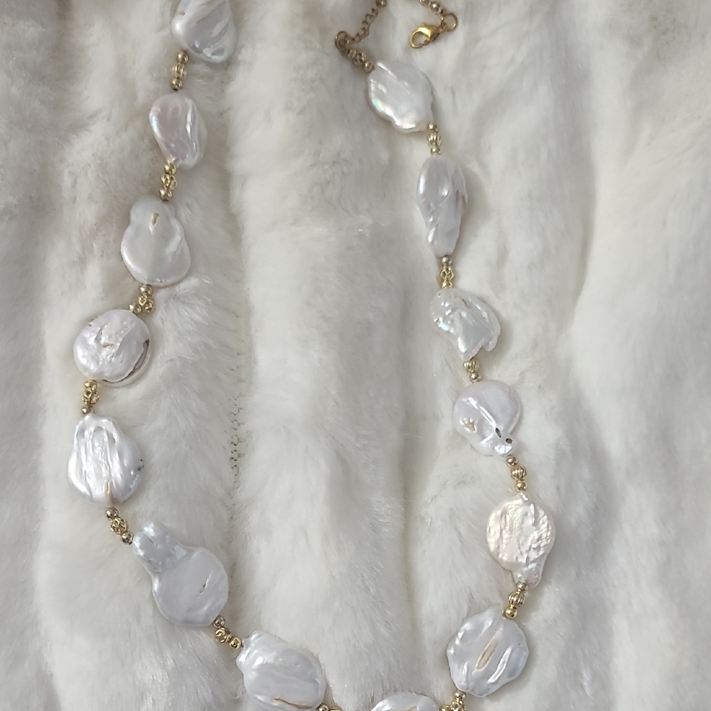 Elegant Pearl Necklace with Gold Accents